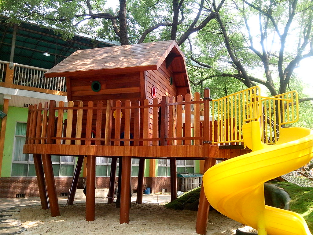 兒童游樂設(shè)備