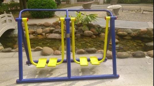 小區(qū)健身器材，游樂設(shè)施，epdm橡膠地面，幼兒園桌椅，硅pu球場